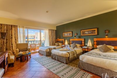 Triple Bed Romm